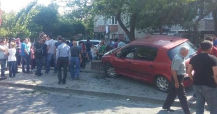 Ataşehir'de Feci Kaza, Yayalara Daldı