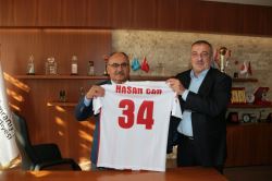 Başkan Hasan Can Ümraniyespor Yönetimi ve Futbolcularını Ağırladı