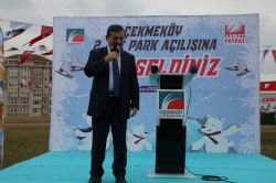 Çekmeköy Belediye Binası Bahçesinde Buz Pisti Açıldı