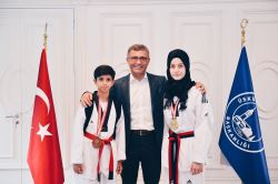 Üsküdar Belediyesi Taekwondo Şampiyonlarını Ödüllendirdi