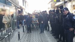 Ümraniye'de Kalabalığı Sakinleştirmek İçin Çatıya Çıkan Polis, Düşerek Şehit Oldu