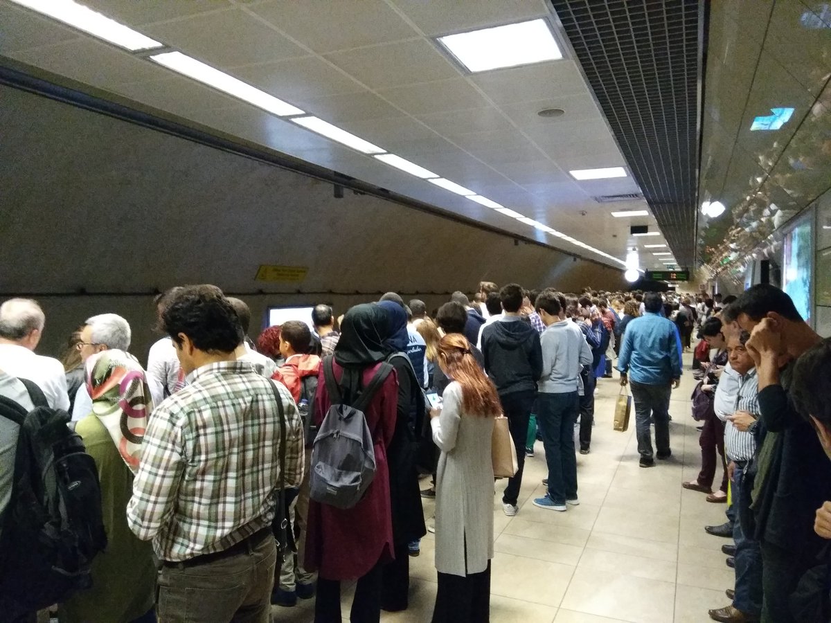Kadıköy-Kartal metrosunda arıza: Vatandaş İBB'ye ateş püskürdü