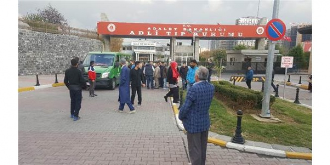 Kadıköy'deki Kazada Hayatını Kaybedenlerin Cenazeleri Yakınlarına Teslim Edildi