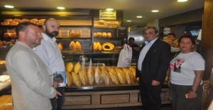 Çekmeköy MHP “Askıda Ekmek” Yardımlaşmasına Destek Verdi