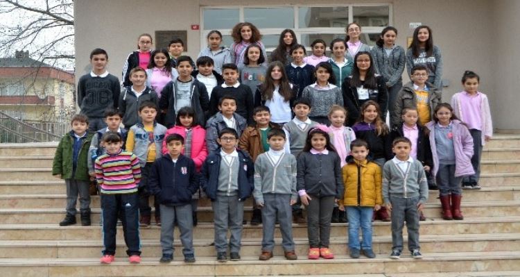 Çekmeköy'de Öğrenci Ve Öğretmenlerden Halep'e Yardım