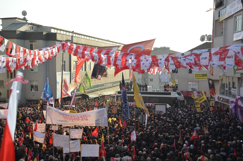 Mustafa Sarıgül Çekmeköy'de halka hitap etti