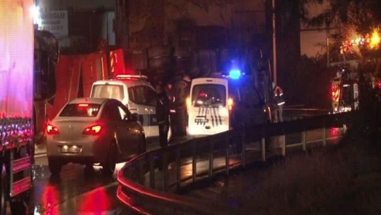 Ümraniye'de trafik kazası: 2 yaralı